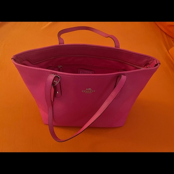 Coach tote and wallet set. Smoke free home. - Picture 5 of 9